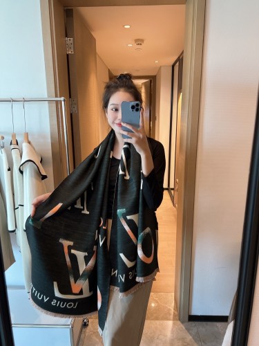 Streetwear Scarf LV 325508