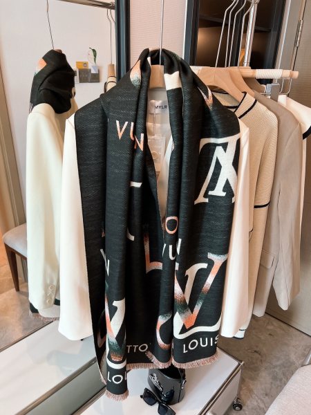 Streetwear Scarf LV 325508