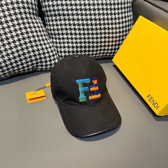 Streetwear Hat Fendi 325345