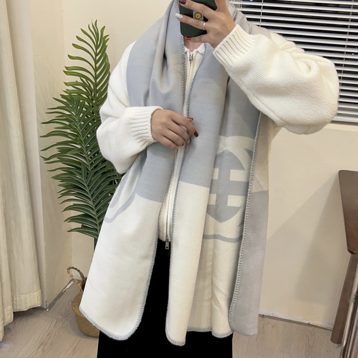 Streetwear Scarf GUCCI 329801 