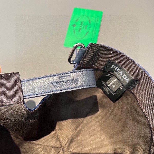 Streetwear Hat Prada 325322