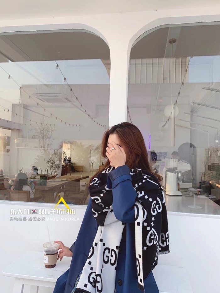 Streetwear Scarf GUCCI 329794