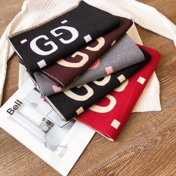 Streetwear Scarf GUCCI 329792 SIZE:180:70cm