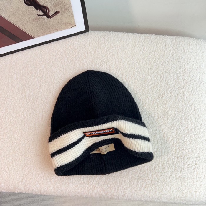 Streetwear Hat BURBERRY 325372