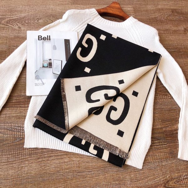 Streetwear Scarf GUCCI 329792 SIZE:180:70cm