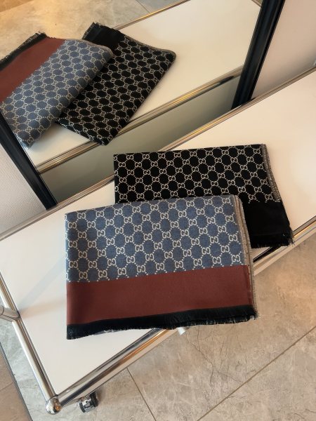 Streetwear Scarf GUCCI 329780 SIZE:70*200cm