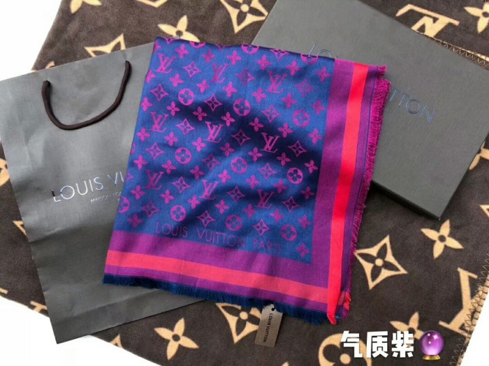 Streetwear Scarf LV 329774 