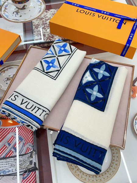 Streetwear Scarf LV  329739 SIZE:135*135cm