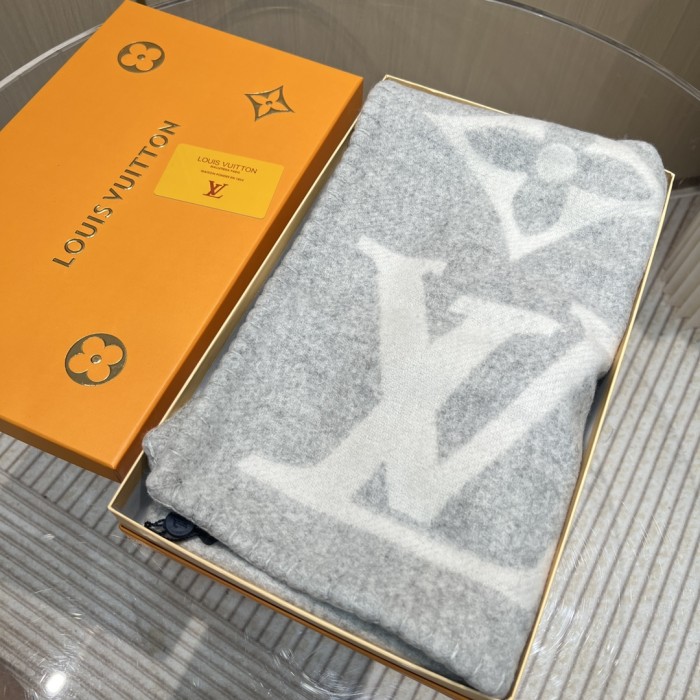 Streetwear Scarf LV  329763 SIZE:209x30cm