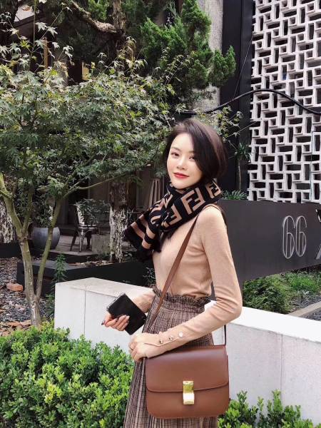 Streetwear Scarf FENDI 329787