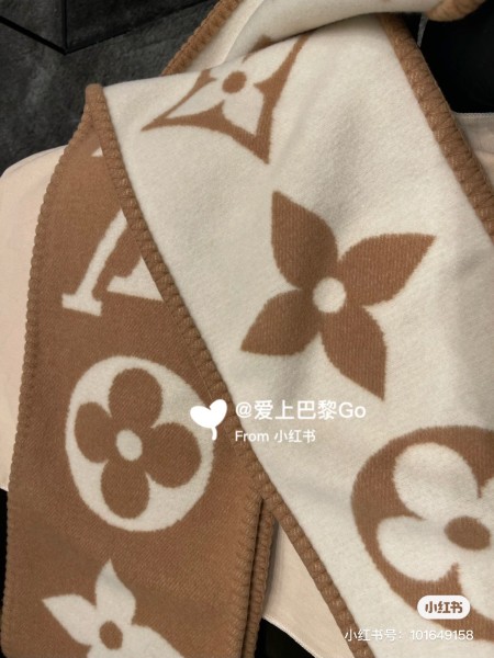 Streetwear Scarf LV  329762 SIZE:209x30cm
