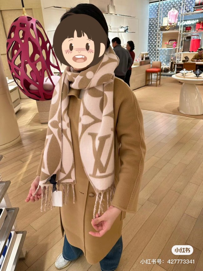 Streetwear Scarf LV  329766 SIZE:209x30cm