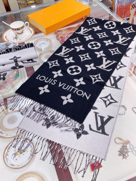 Streetwear Scarf LV  329751 SIZE:186x34cm