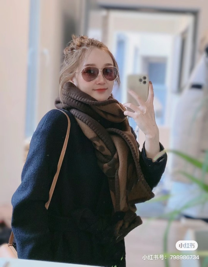 Streetwear Scarf LV  329761 SIZE:200*24cm