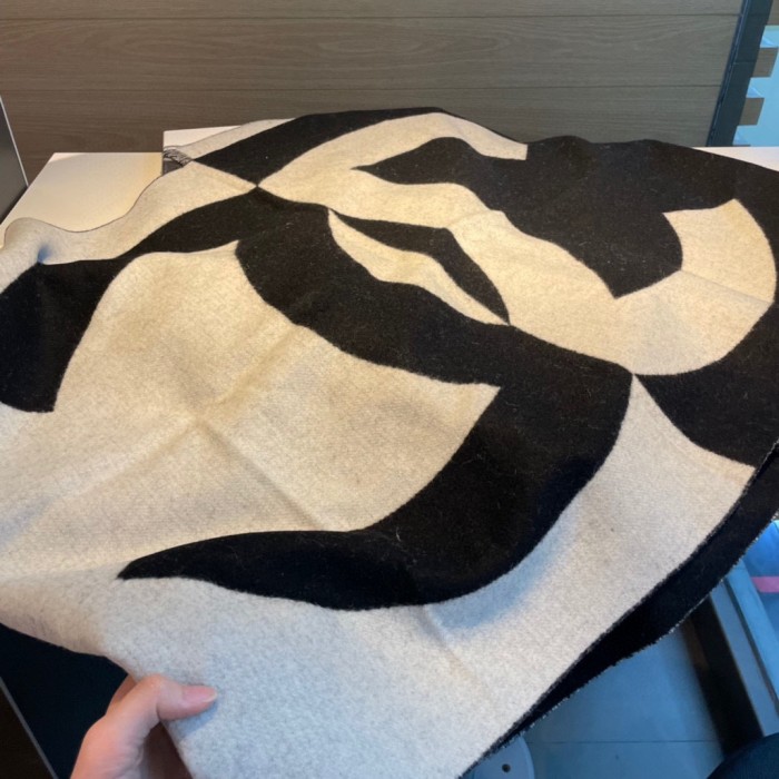 Streetwear Scarf CHANEL 329776 size：70*200cm
