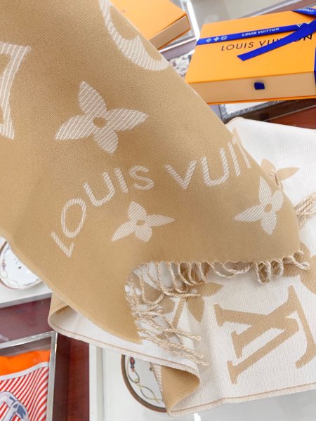 Streetwear Scarf LV  329747 SIZE:186x34cm