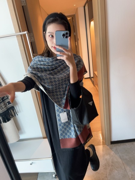 Streetwear Scarf GUCCI 329780 SIZE:70*200cm