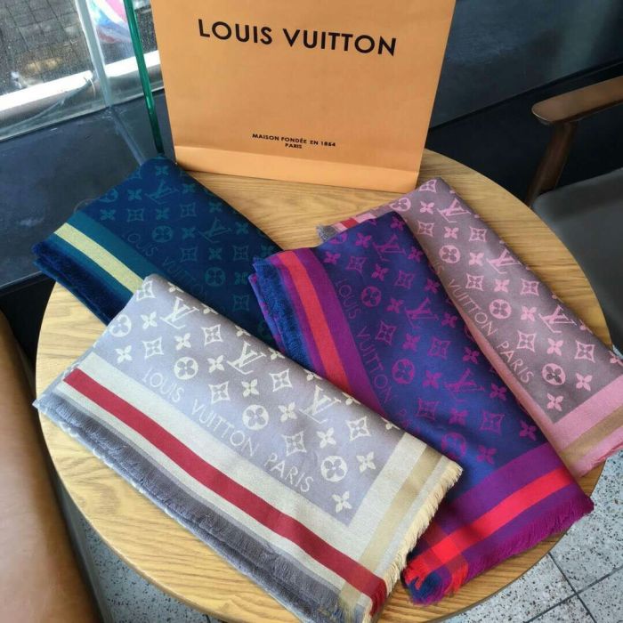 Streetwear Scarf LV 329772