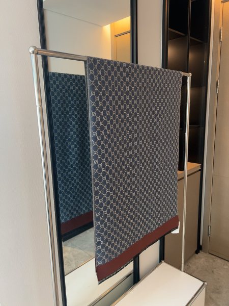 Streetwear Scarf GUCCI 329780 SIZE:70*200cm