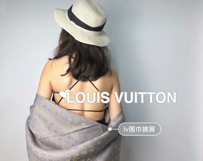 Streetwear Scarf LV 329773 