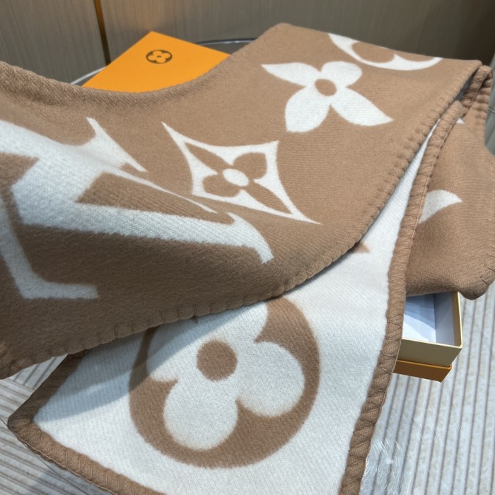 Streetwear Scarf LV  329762 SIZE:209x30cm