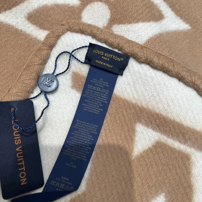 Streetwear Scarf LV  329762 SIZE:209x30cm