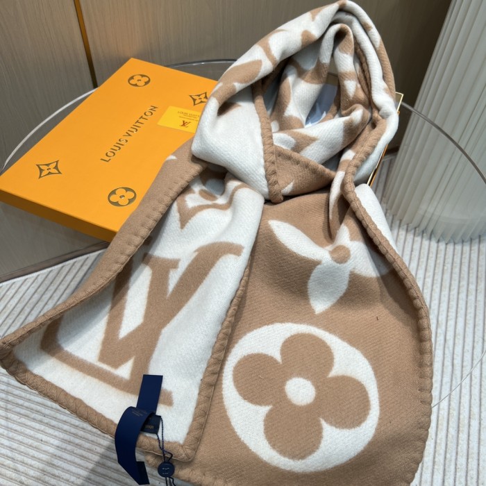 Streetwear Scarf LV  329762 SIZE:209x30cm