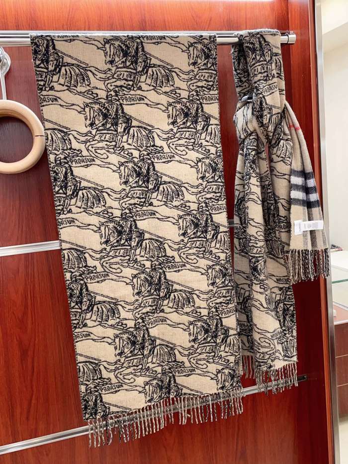 Streetwear Scarf BURBERRY  329735 SIZE:210*45cm