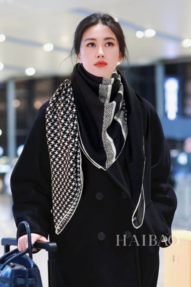 Streetwear Scarf Dior 329706 SIZE:140*140cm