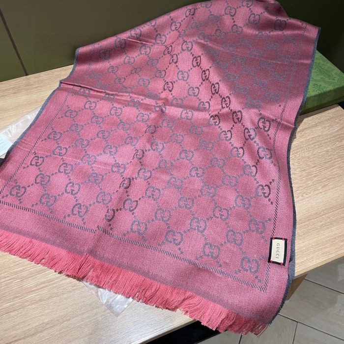 Streetwear Scarf GUCCI 329664 SIZE:48*180CM