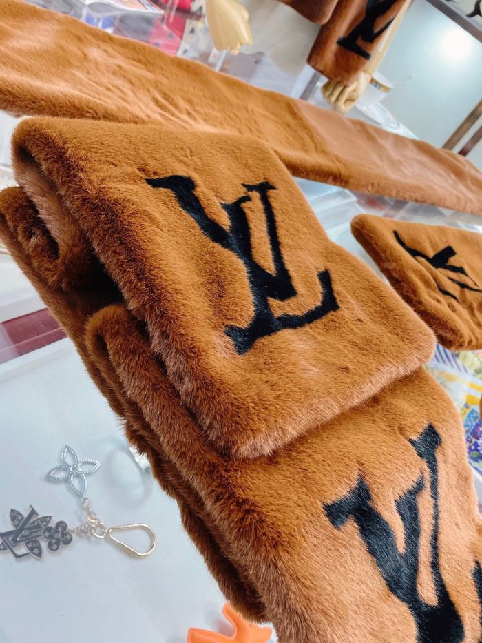 Streetwear Scarf LV  329728 SIZE:130*25cm