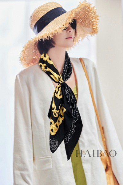 Streetwear Scarf CHANEL 329725 size：90*90cm