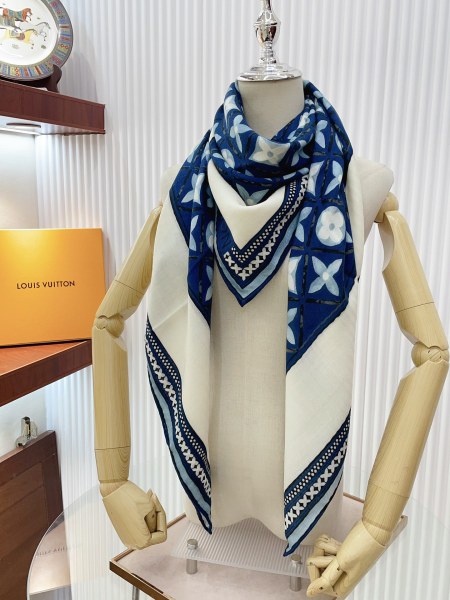 Streetwear Scarf LV 329738 SIZE:135*135cm