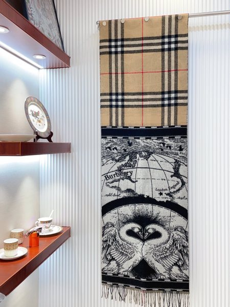 Streetwear Scarf BURBERRY 329734 size：45*210cm