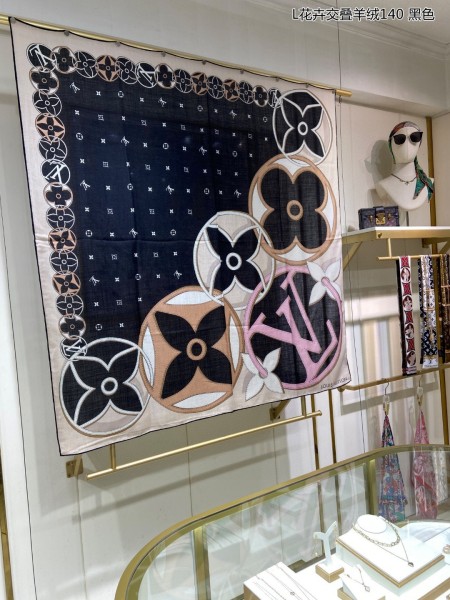 Streetwear Scarf LV  329726 SIZE:140*140cm