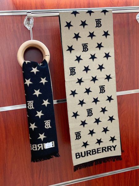 Streetwear Scarf BURBERRY 329737 size：180*35cm