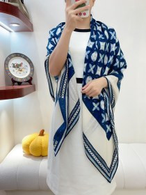 Streetwear Scarf LV 329738 SIZE:135*135cm