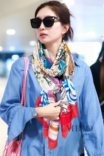 Streetwear Scarf LV  329719 SIZE:110*200cm