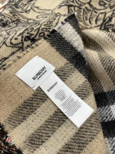 Streetwear Scarf BURBERRY  329735 SIZE:210*45cm