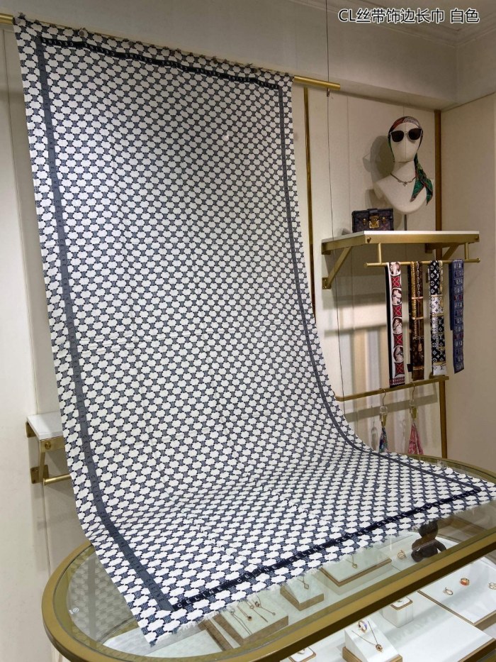 Streetwear Scarf CHANEL 329681 size：200*110 CM