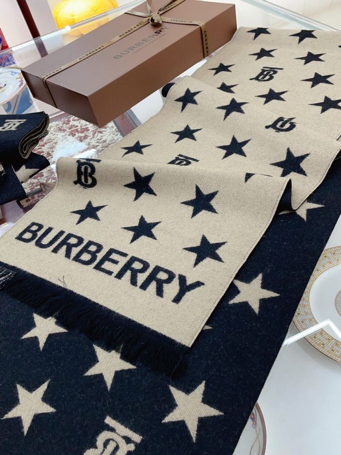 Streetwear Scarf BURBERRY 329737 size：180*35cm