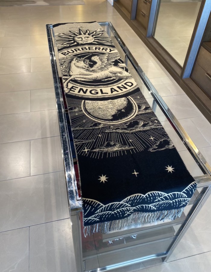 Streetwear Scarf BURBERRY 329736 size:45*210cm