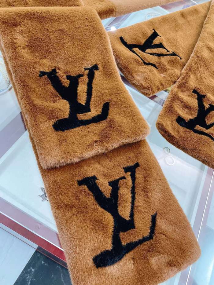 Streetwear Scarf LV  329728 SIZE:130*25cm