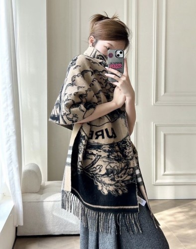 Streetwear Scarf BURBERRY 329732 size：45*210cm