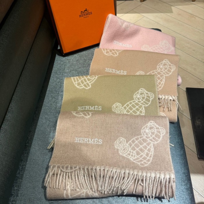 Streetwear Scarf Hermes   329667 size：30x180cm