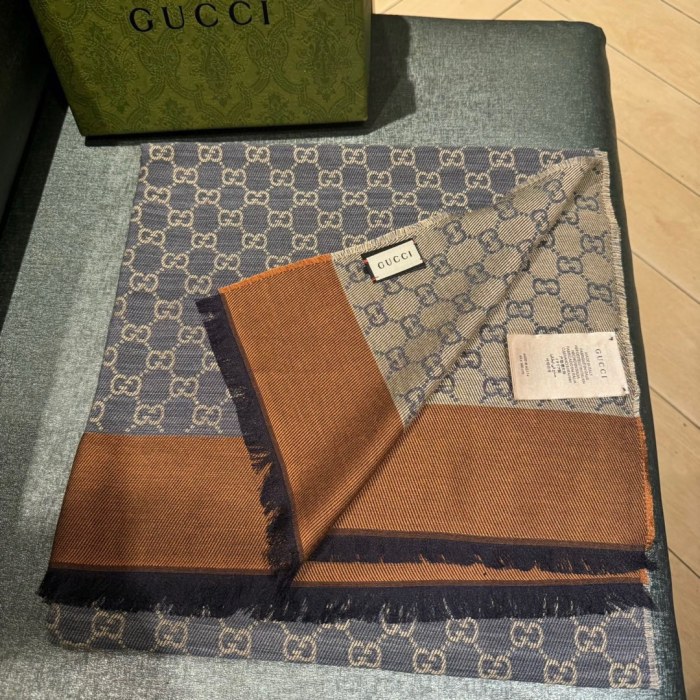 Streetwear Scarf GUCCI 329642 SIZE:66*200cm