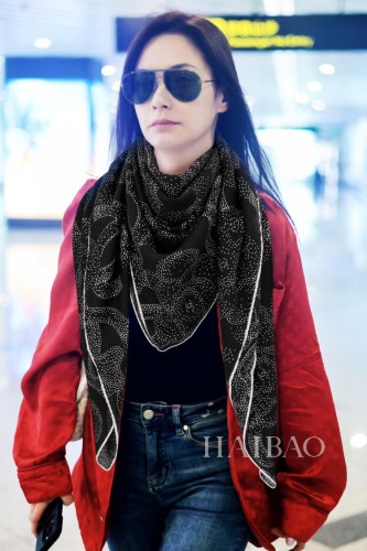 Streetwear Scarf CHANEL 329612 size：140*140cm