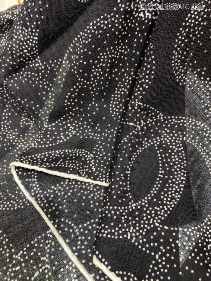 Streetwear Scarf CHANEL 329612 size：140*140cm