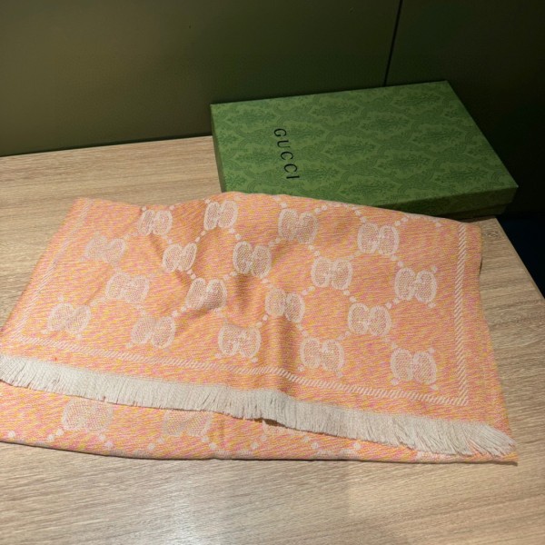 Streetwear Scarf GUCCI 329650 SIZE:45*195cm