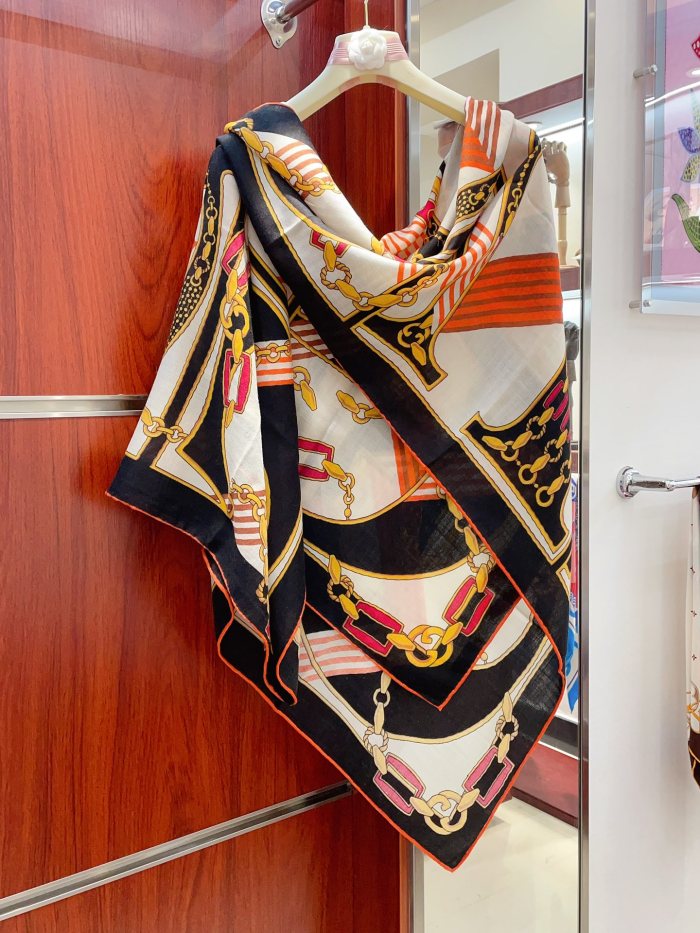 Streetwear Scarf GUCCI 329578 SIZE:140*140cm